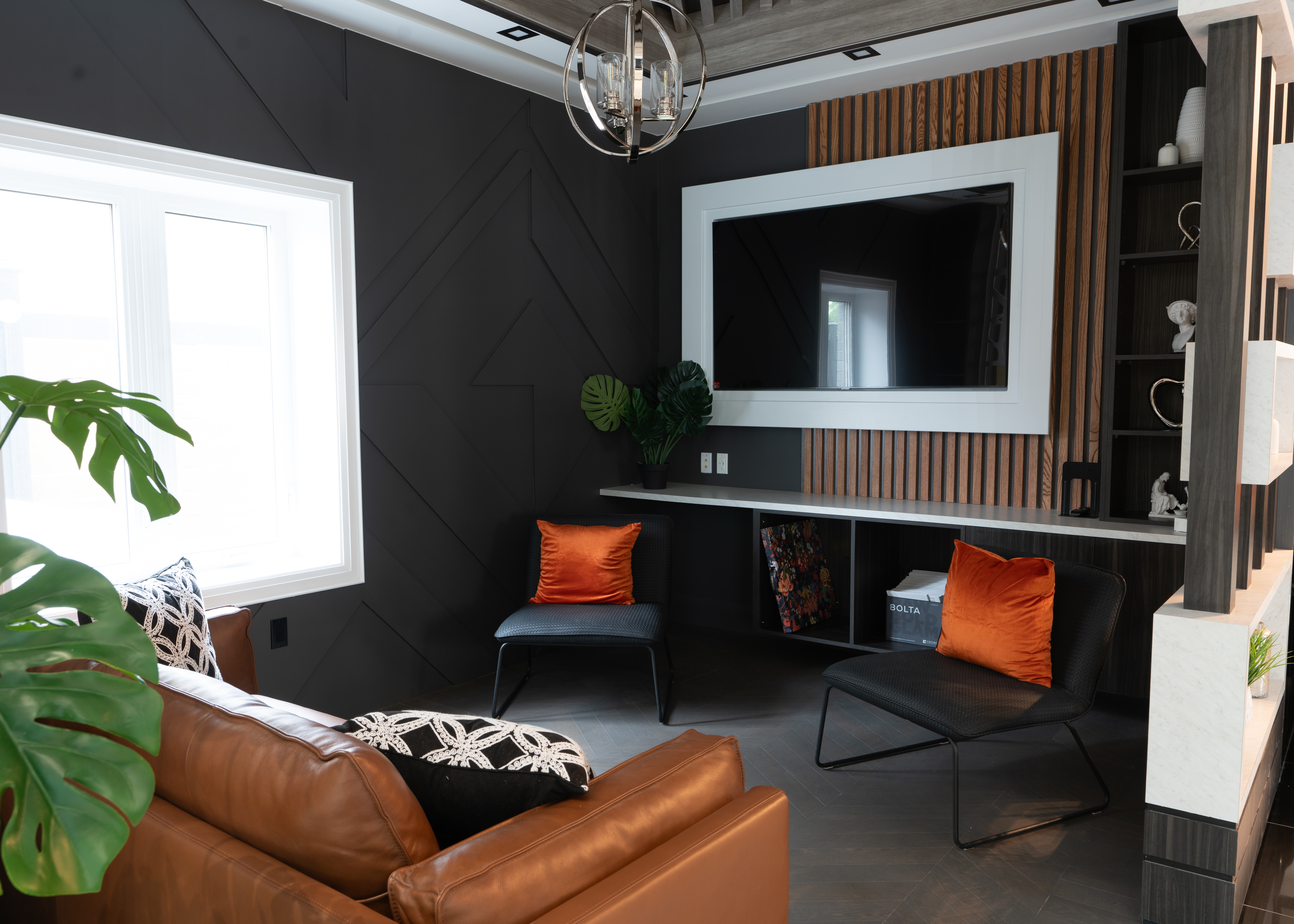 MDM CUSTOM HOMES SHOWROOM